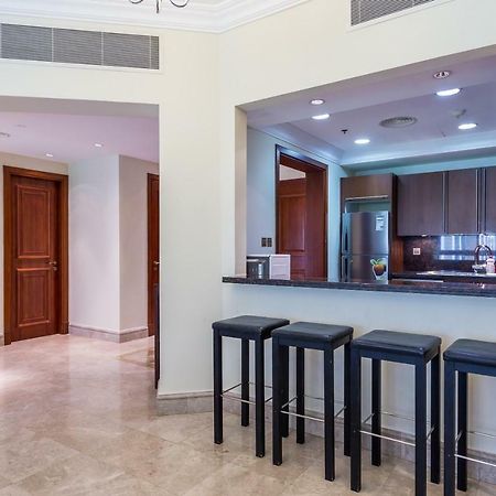 Beachfront Two Bedrooms On Palm Jumeirah By Deluxe Holiday Homes دبي المظهر الخارجي الصورة