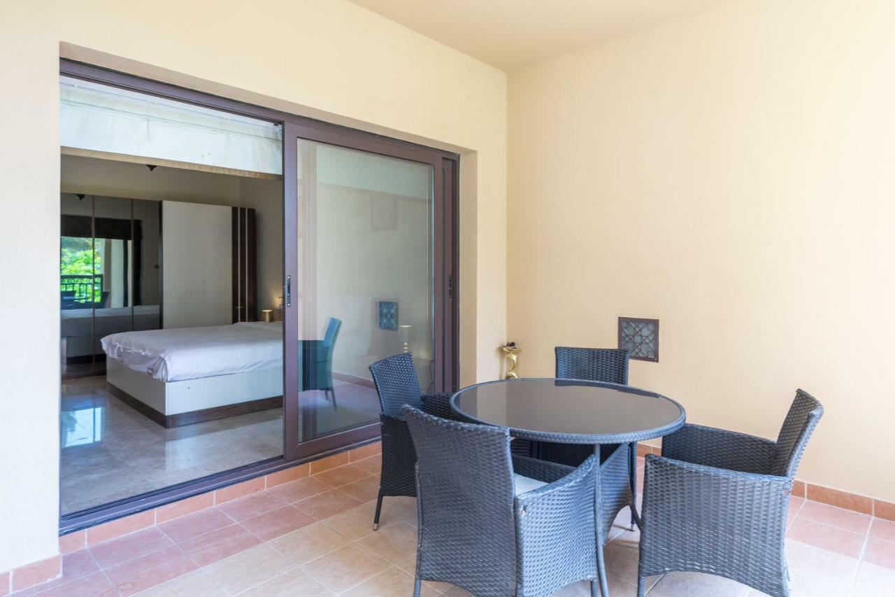Beachfront Two Bedrooms On Palm Jumeirah By Deluxe Holiday Homes دبي المظهر الخارجي الصورة