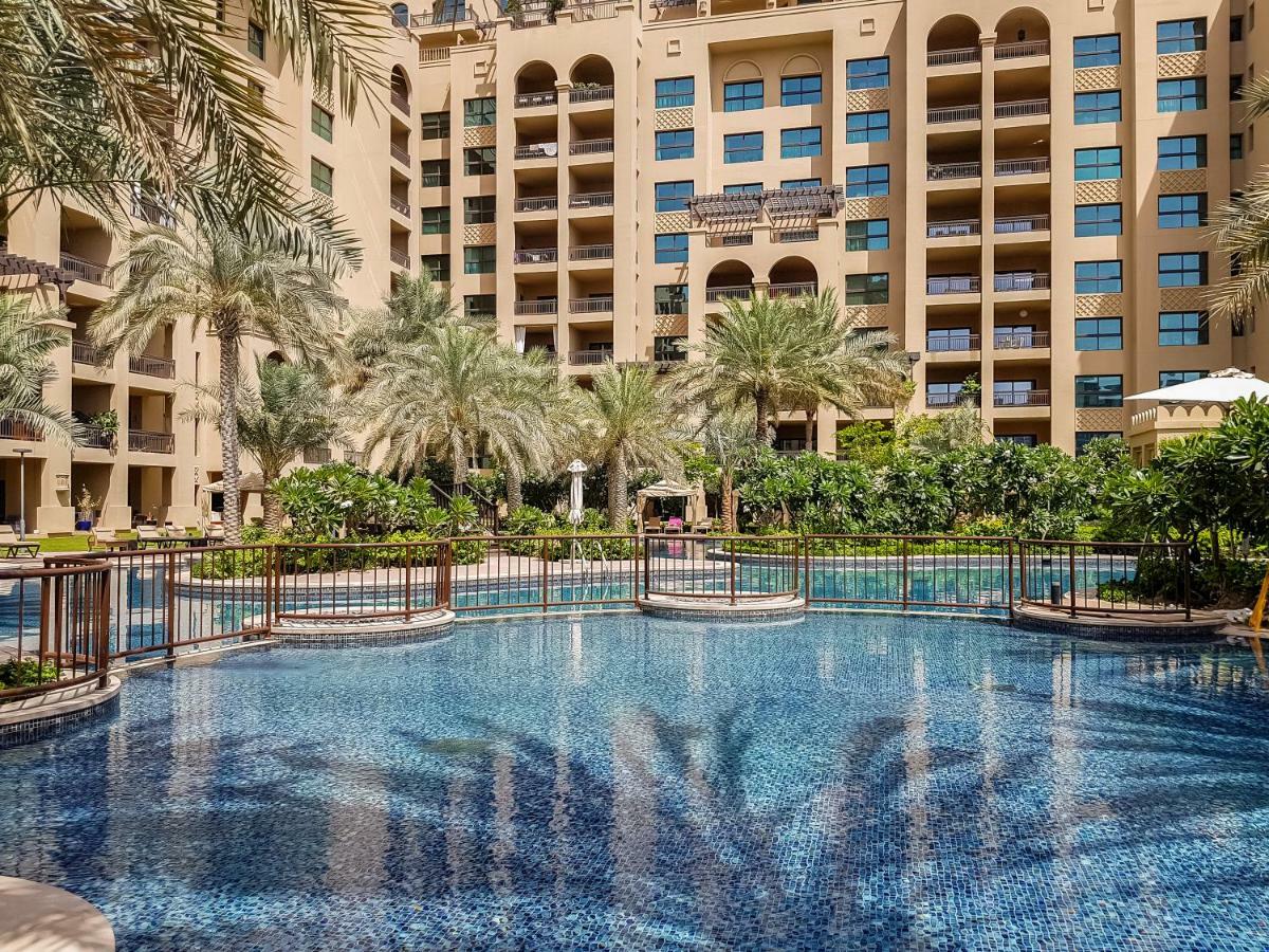 Beachfront Two Bedrooms On Palm Jumeirah By Deluxe Holiday Homes دبي المظهر الخارجي الصورة